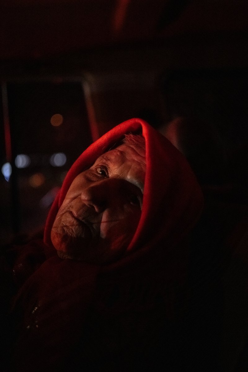 Saldırıya uğrayan siviller tahliye ediliyor