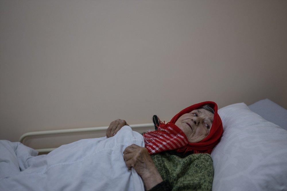 Saldırıya uğrayan siviller tahliye ediliyor