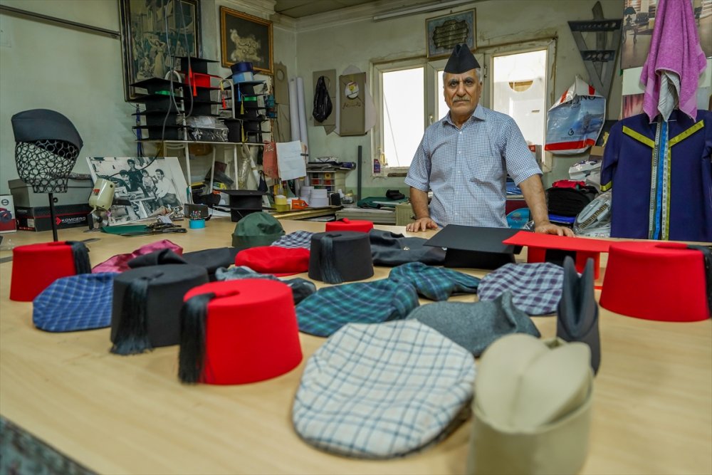 Türkmen zanaatkar, Osmanlı fesi ve çeşitli şapkalar üretiyor