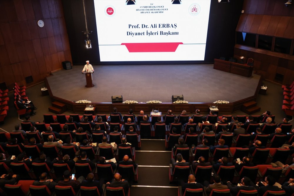 Diyanet İşleri Başkanı Erbaş, "Etkili Hutbe Sunumu Rehber Öğretici Semineri"nin açılışında konuştu: