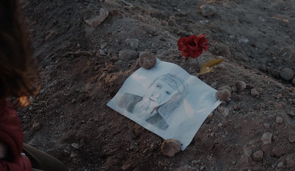 "Bir Tutam Karanfil", dede ile torunun hikayesini beyazperdeye taşıyor