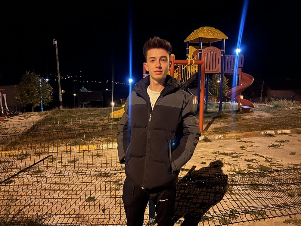 Çocuk parkında ayı görüntülendi