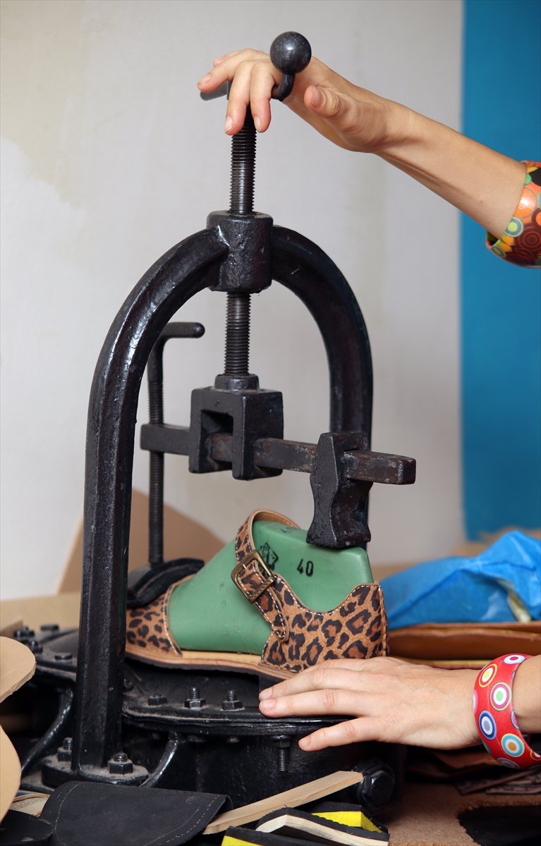 Geç iyileşen yaralardan korumak için "vurmayan ayakkabı" üretiliyor