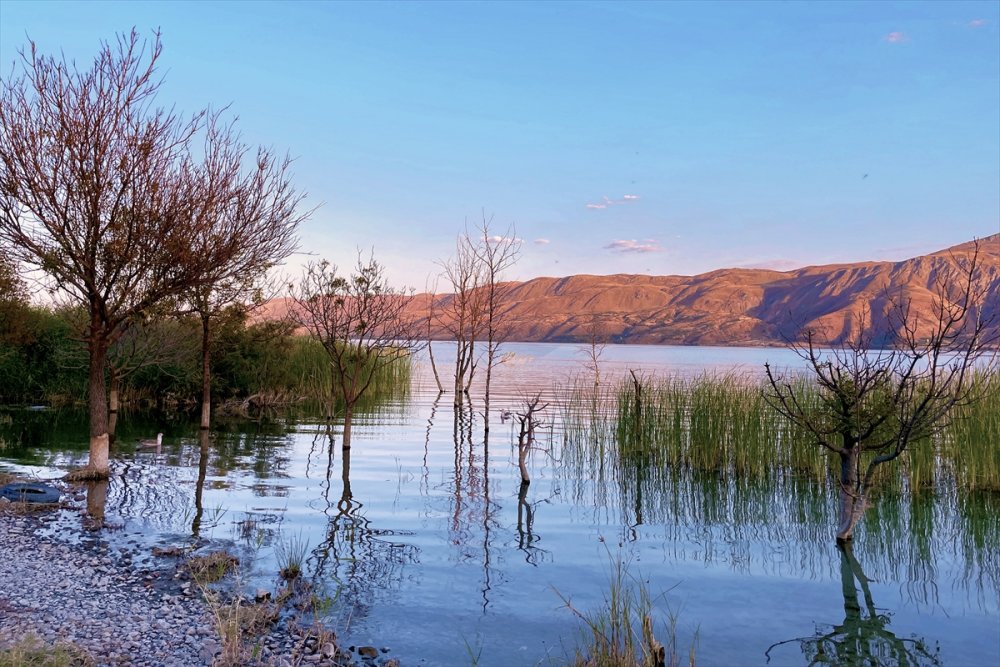 Göllerde su seviyesindeki ani artış "depremin habercisi" olabilir