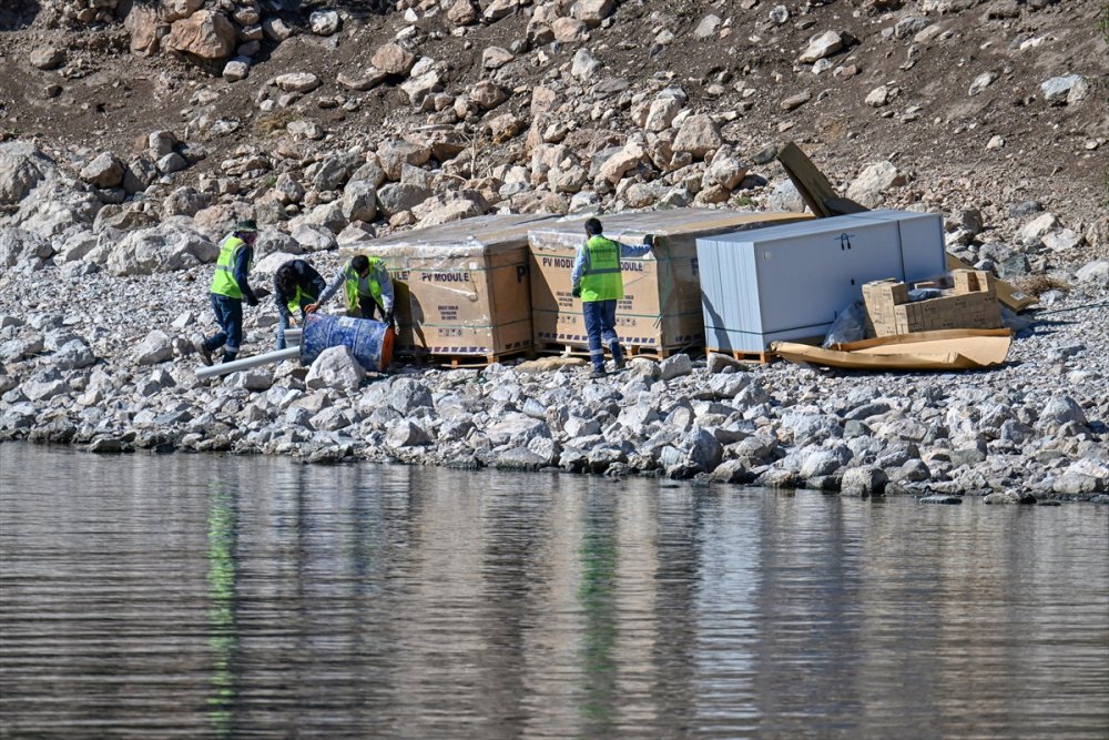Van Gölü'ndeki Akdamar Adası, yüzlerce ziyaretçi alacak