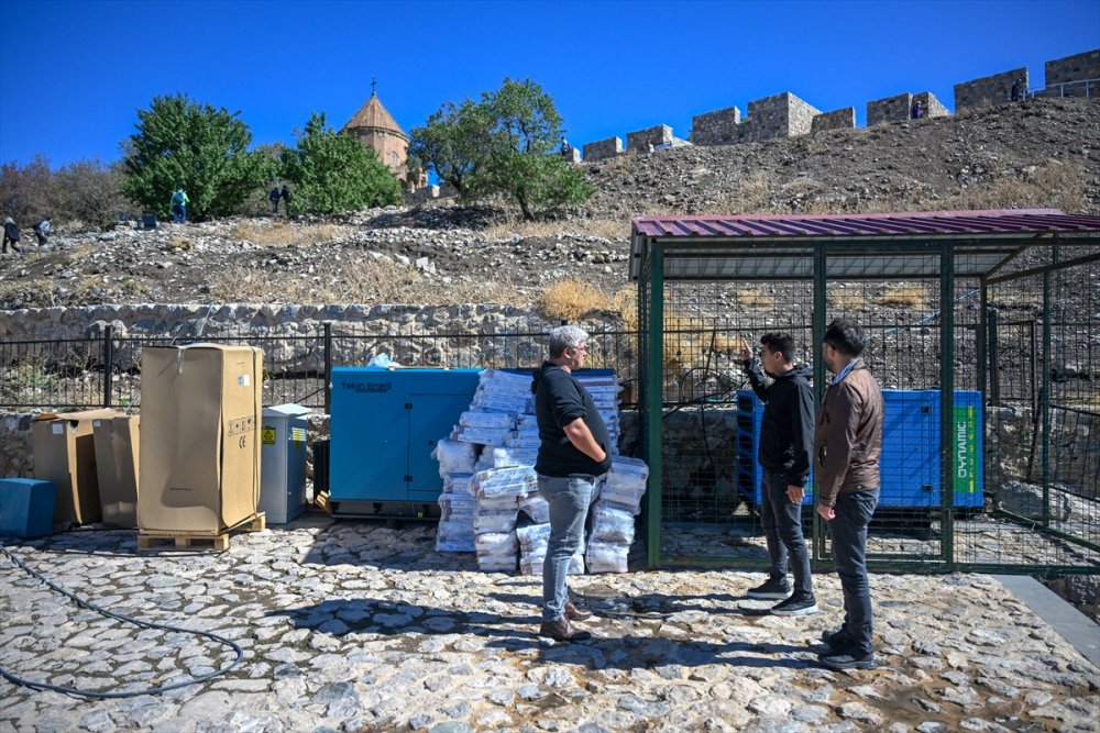 Van Gölü'ndeki Akdamar Adası, yüzlerce ziyaretçi alacak