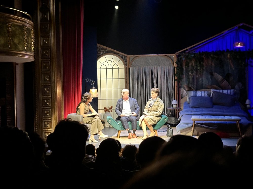 "Yatak Odası Sırları" oyununun prömiyeri sahnelendi