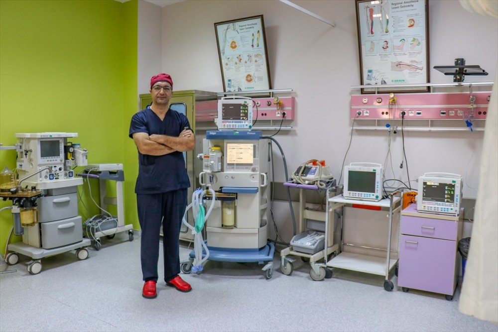 Anestezi uzmanları ameliyatlarda cerrahi ekibin en büyük yardımcısı oluyor