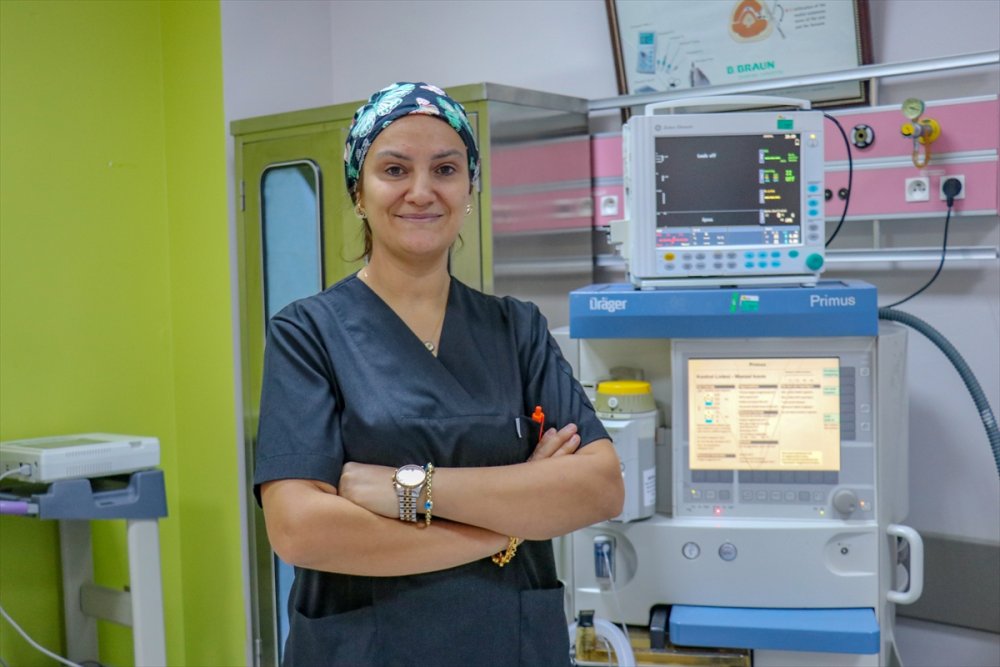 Anestezi uzmanları ameliyatlarda cerrahi ekibin en büyük yardımcısı oluyor