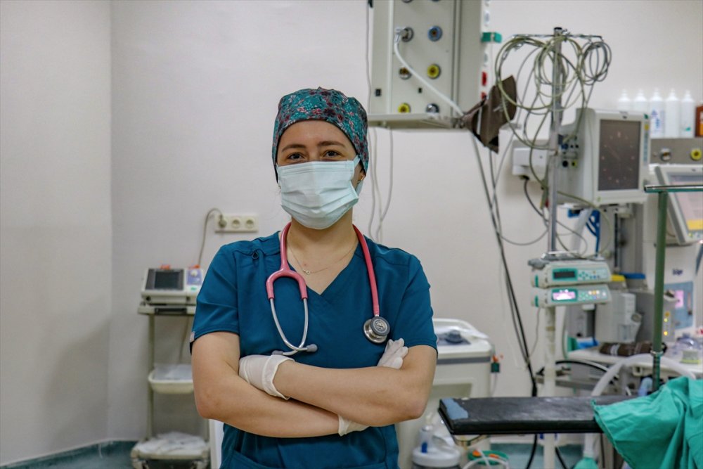 Anestezi uzmanları ameliyatlarda cerrahi ekibin en büyük yardımcısı oluyor