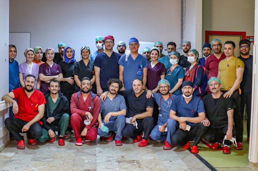 Anestezi uzmanları ameliyatlarda cerrahi ekibin en büyük yardımcısı oluyor