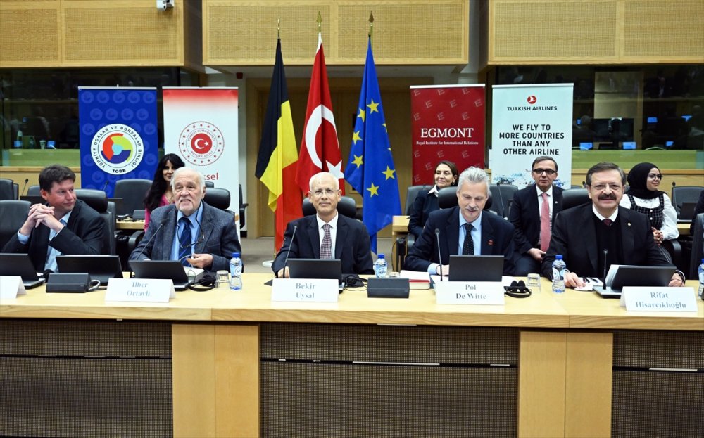 Brüksel'de Cumhuriyet'in 100. ve Belçika'ya işçi göçünün 60. yılı dolayısıyla konferans düzenlendi