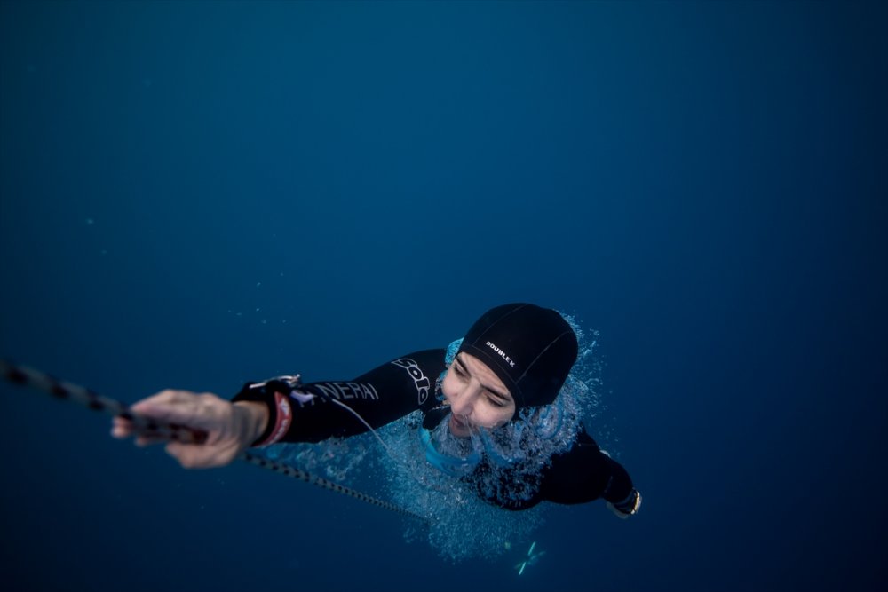 Milli sporcu Şahika Ercümen, nefesini 105 metre dünya rekorunu kırmak için tutacak