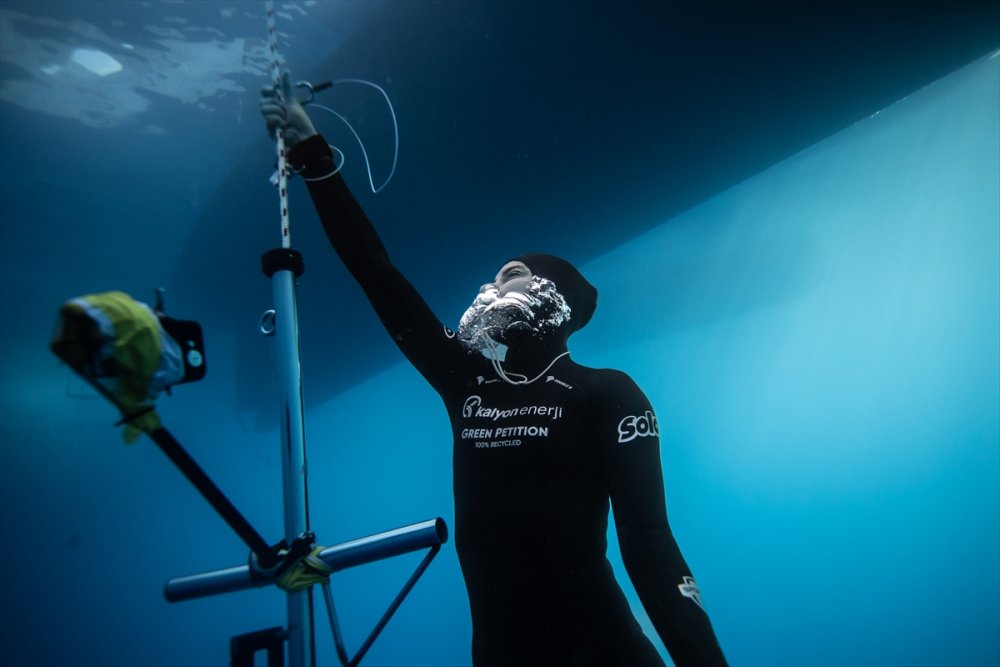 Milli sporcu Şahika Ercümen, nefesini 105 metre dünya rekorunu kırmak için tutacak