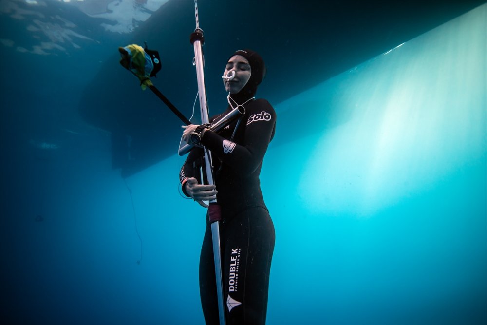 Milli sporcu Şahika Ercümen, nefesini 105 metre dünya rekorunu kırmak için tutacak