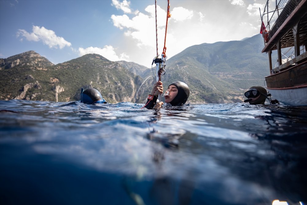 Milli sporcu Şahika Ercümen, nefesini 105 metre dünya rekorunu kırmak için tutacak