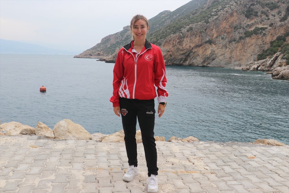 Milli sporcu Şahika Ercümen, nefesini 105 metre dünya rekorunu kırmak için tutacak