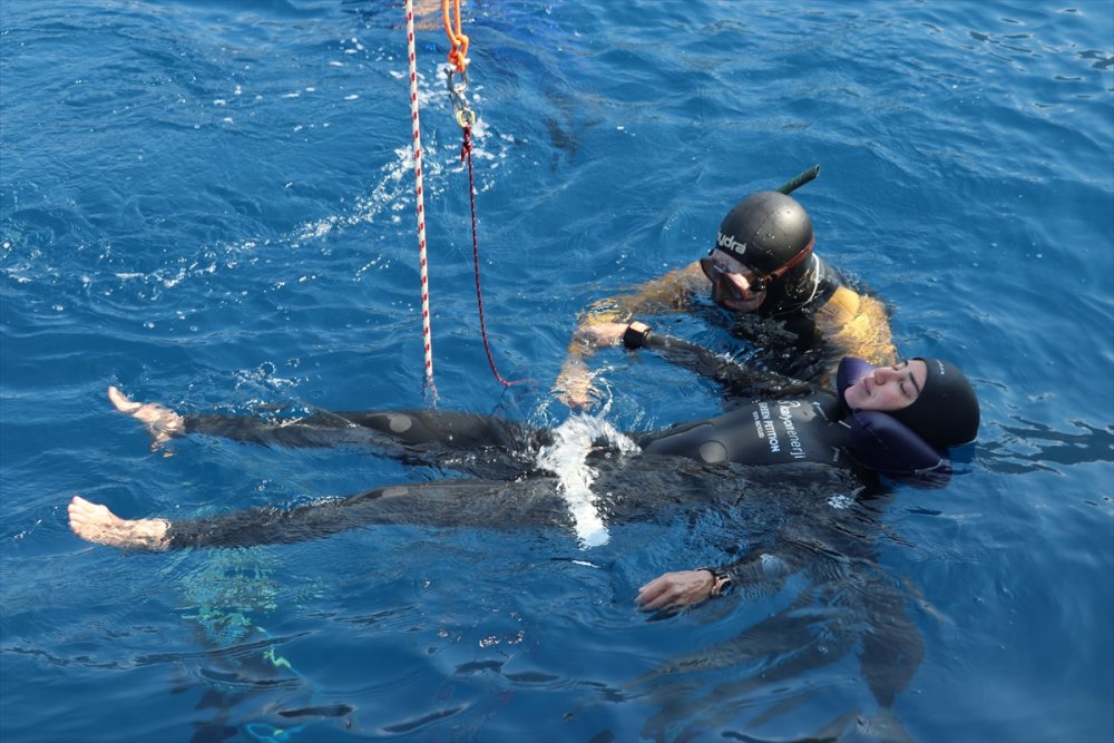 Milli sporcu Şahika Ercümen, nefesini 105 metre dünya rekorunu kırmak için tutacak