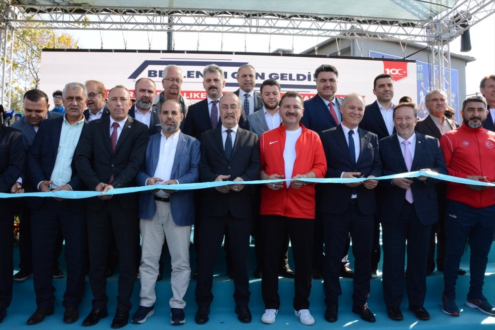 Balıkesir Ali Hikmet Paşa Spor Tesisleri hizmete açıldı
