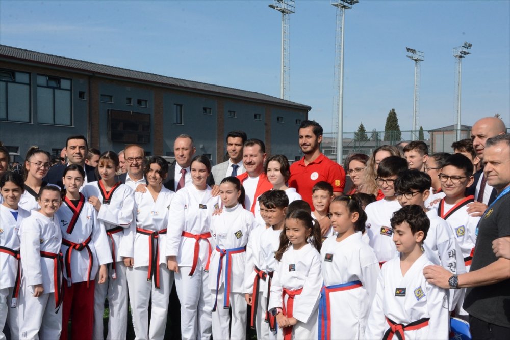 Balıkesir Ali Hikmet Paşa Spor Tesisleri hizmete açıldı
