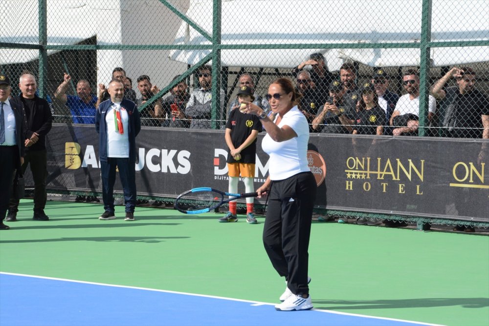 Balıkesir Ali Hikmet Paşa Spor Tesisleri hizmete açıldı