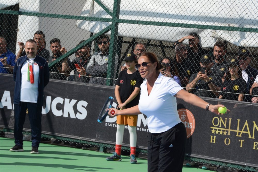 Balıkesir Ali Hikmet Paşa Spor Tesisleri hizmete açıldı