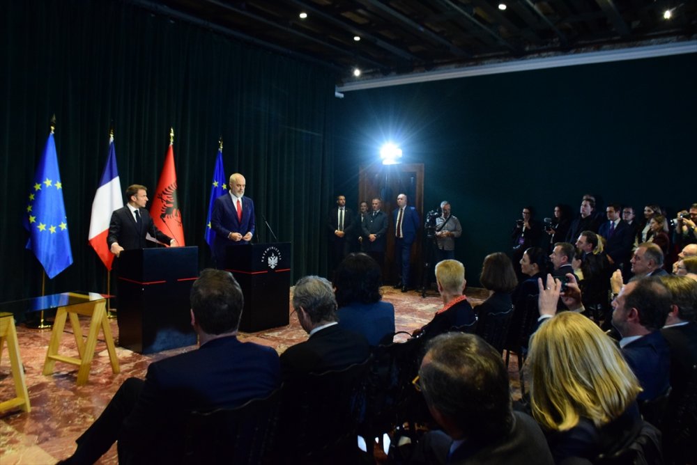 Fransa Cumhurbaşkanı Macron, Avrupa'nın yeniden birleşmesi gerektiğini belirtti