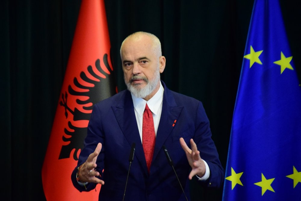 Fransa Cumhurbaşkanı Macron, Avrupa'nın yeniden birleşmesi gerektiğini belirtti