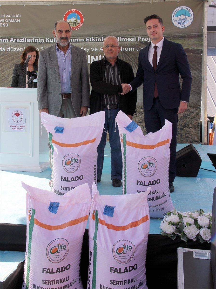 Kayseri'de çiftçilere 1260 ton arpa ve buğday tohumu dağıtıldı