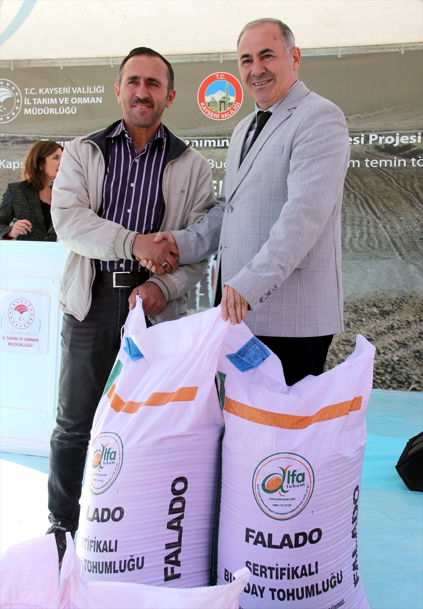 Kayseri'de çiftçilere 1260 ton arpa ve buğday tohumu dağıtıldı
