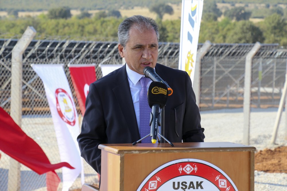 Uşak'ta kurulan güneş enerjisi santrali, köylerin sokak aydınlatmasını karşılayacak
