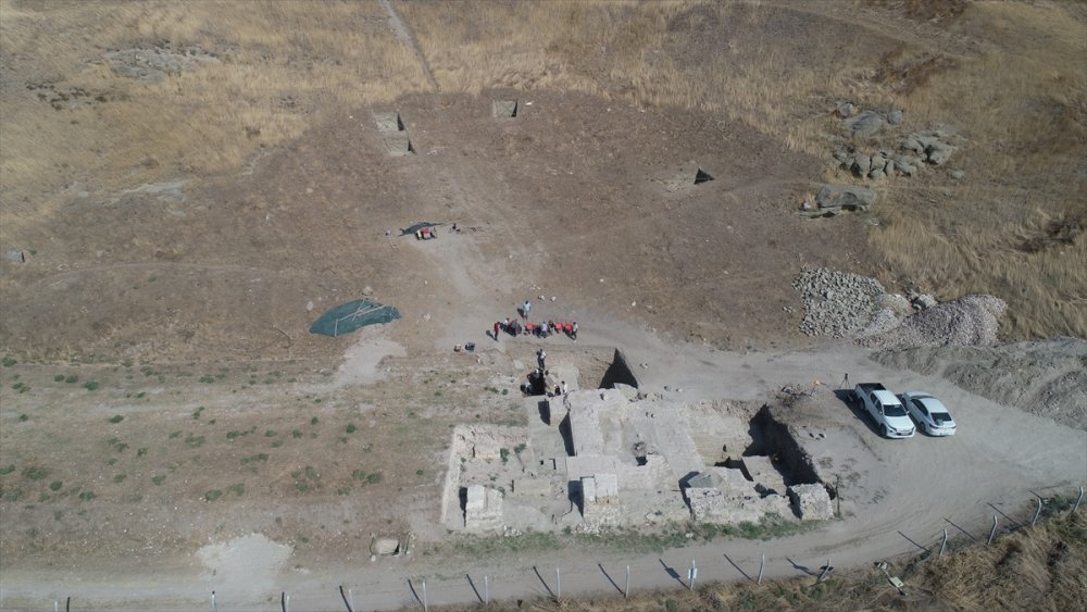 Arkeologlar Trakya'daki medeniyetlerin izlerini kazılarla sürüyor