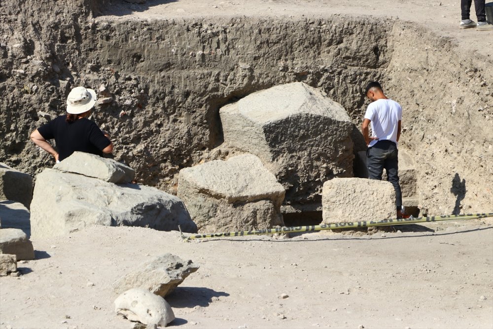 Arkeologlar Trakya'daki medeniyetlerin izlerini kazılarla sürüyor