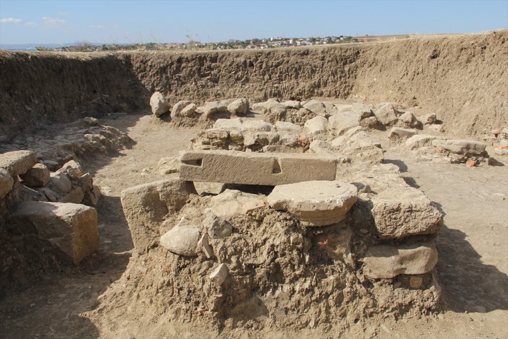 Arkeologlar Trakya'daki medeniyetlerin izlerini kazılarla sürüyor
