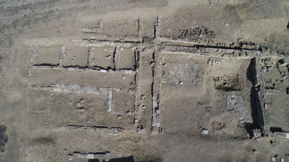 Arkeologlar Trakya'daki medeniyetlerin izlerini kazılarla sürüyor