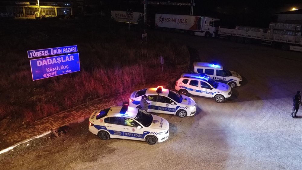 Erzincan'da otobüsler kazalara karşı yolcu gibi seyahat eden polislerce denetleniyor