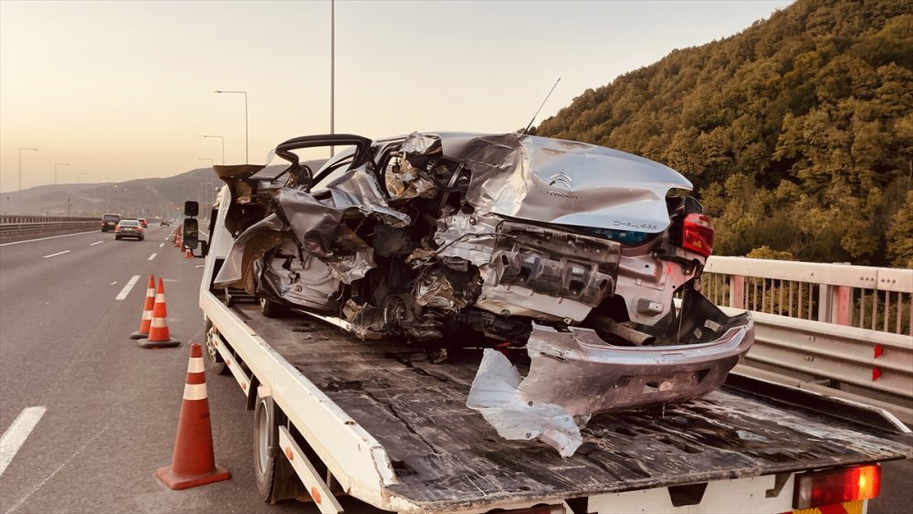 İki aracın karıştığı kazada 5 kişi yaralandı