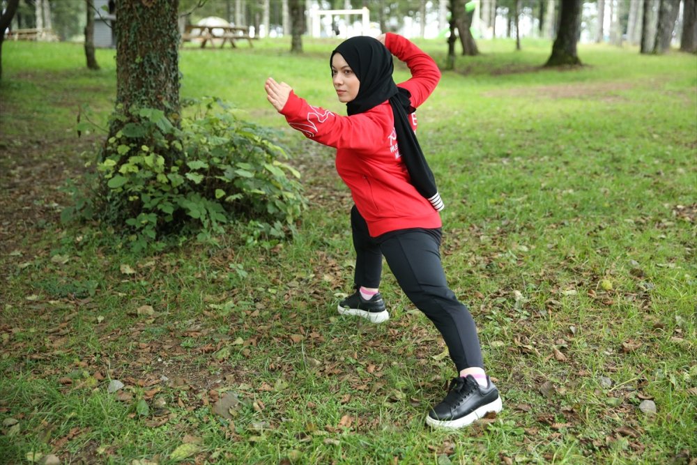Wushunun şampiyonu Elif Akyüz