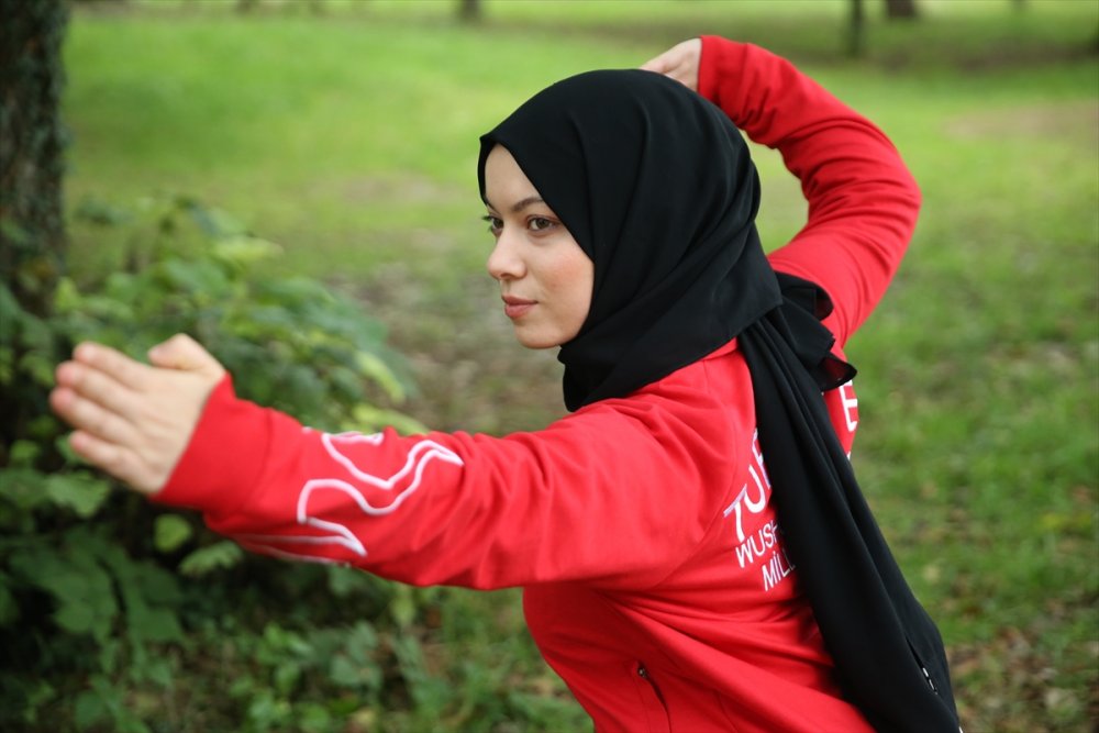 Wushunun şampiyonu Elif Akyüz