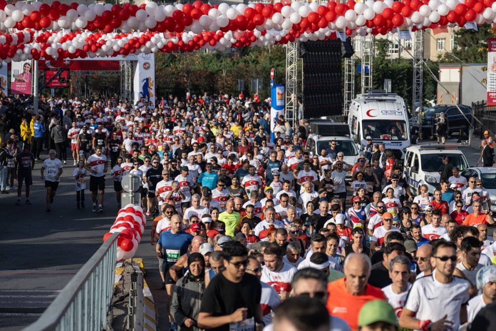 Zeytinburnu Uluslararası Cumhuriyet Koşusu yapıldı