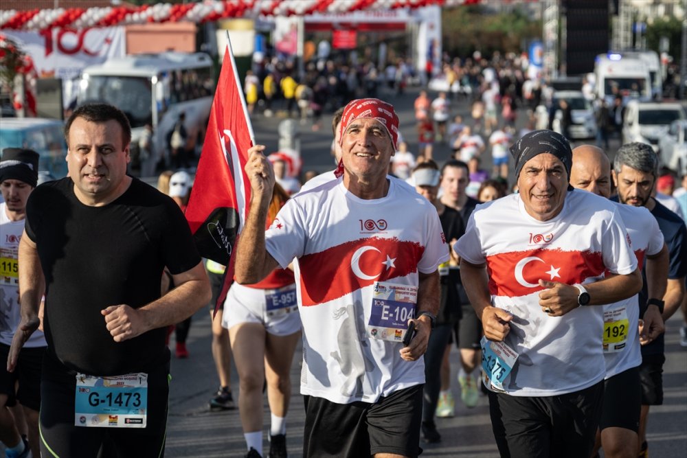 Zeytinburnu Uluslararası Cumhuriyet Koşusu yapıldı