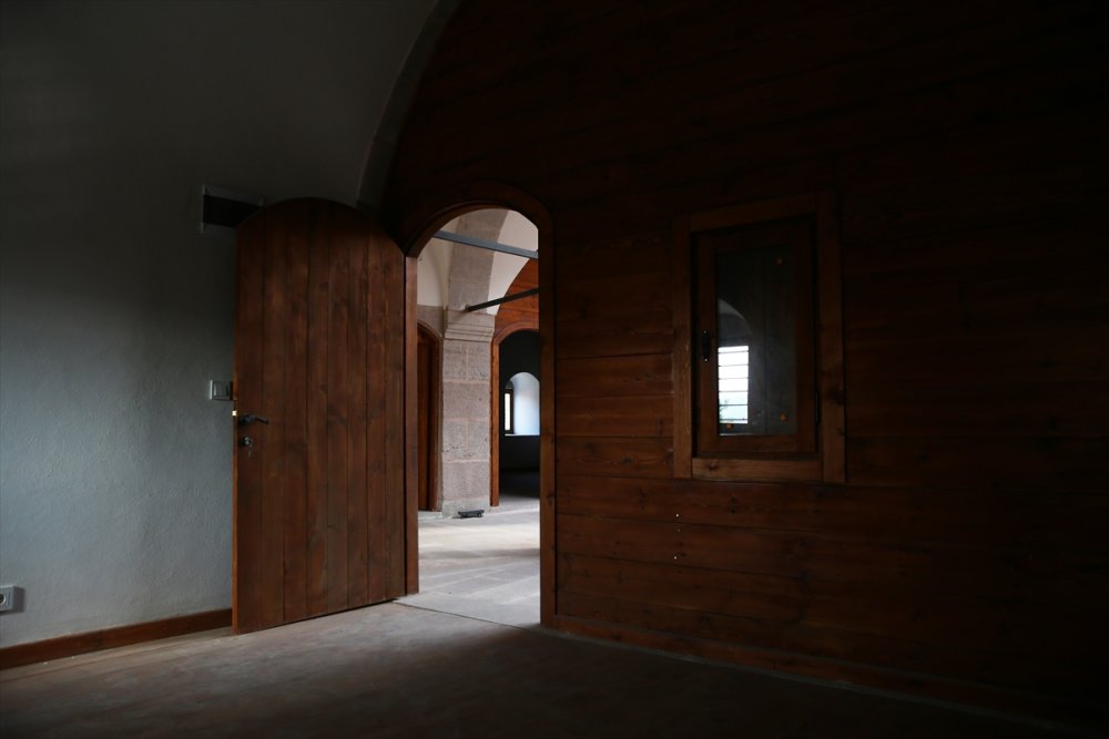 Şebinkarahisar'da restore edilen Taşhan ve arastalar turizme değer katacak