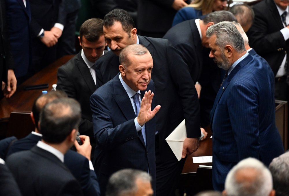 Cumhurbaşkanı Erdoğan, Çok daha fazlasını milletimize kazandırmak namus borcumuzdur"