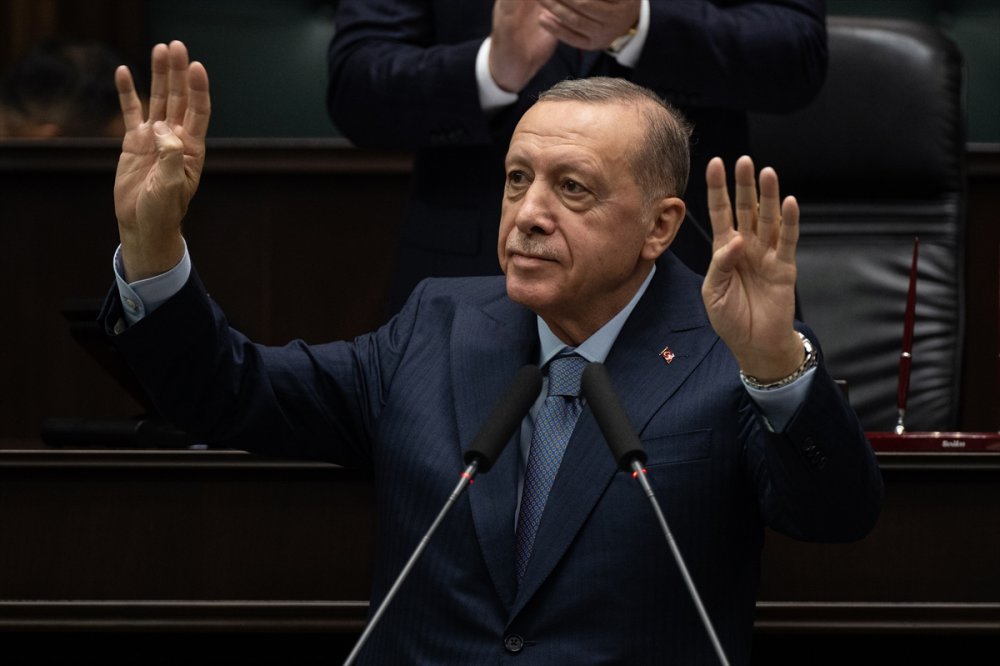 Cumhurbaşkanı Erdoğan, Çok daha fazlasını milletimize kazandırmak namus borcumuzdur"