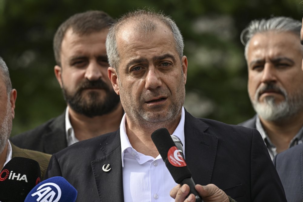 Yeniden Refah Partisi üyeleri ABD Büyükelçiliği önünde İsrail'i protesto etti