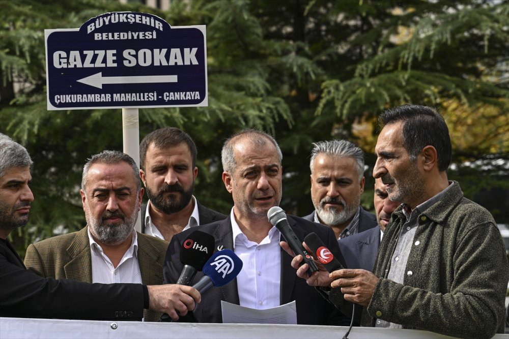 Yeniden Refah Partisi üyeleri ABD Büyükelçiliği önünde İsrail'i protesto etti