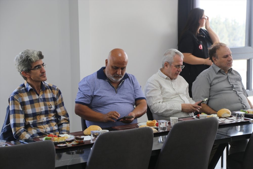 Hatay'da depremden etkilenen gazetecilere ekipman desteği