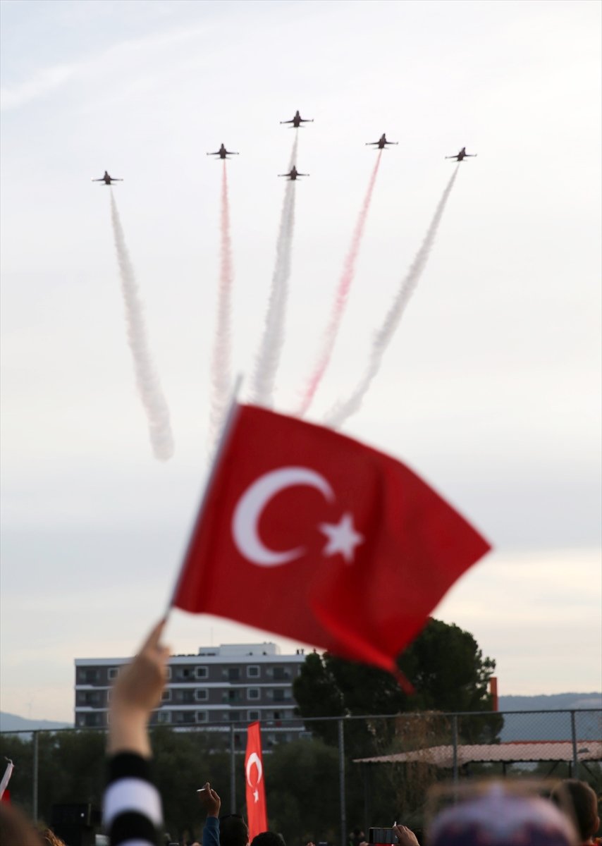 Türk Yıldızları, 100. Yıl uçuşları yaptı