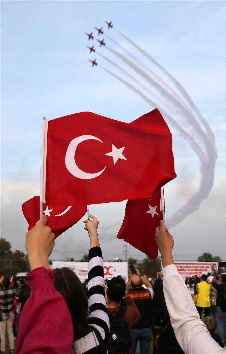 Türk Yıldızları, 100. Yıl uçuşları yaptı