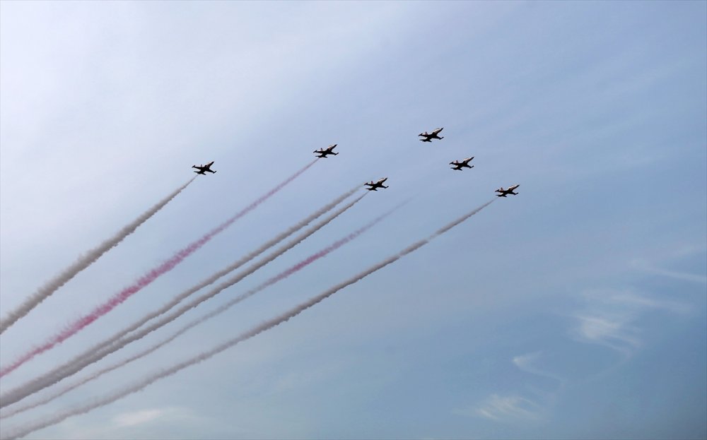 Türk Yıldızları, 100. Yıl uçuşları yaptı